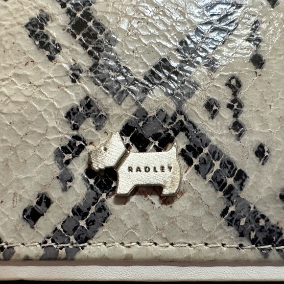 Authentic Radley London Wallet - Picture 7 of 7